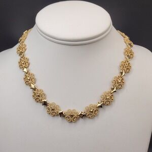 Vintage 1971 Avon Precious Pretenders Gold Tone Choker Necklace